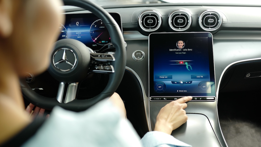 Mercedes-Benz rolls out in-car payments in Germany