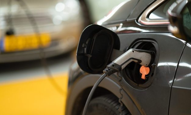 Plugsurfing, Parkopedia introduce in-car payments for EV “Park and Charge”